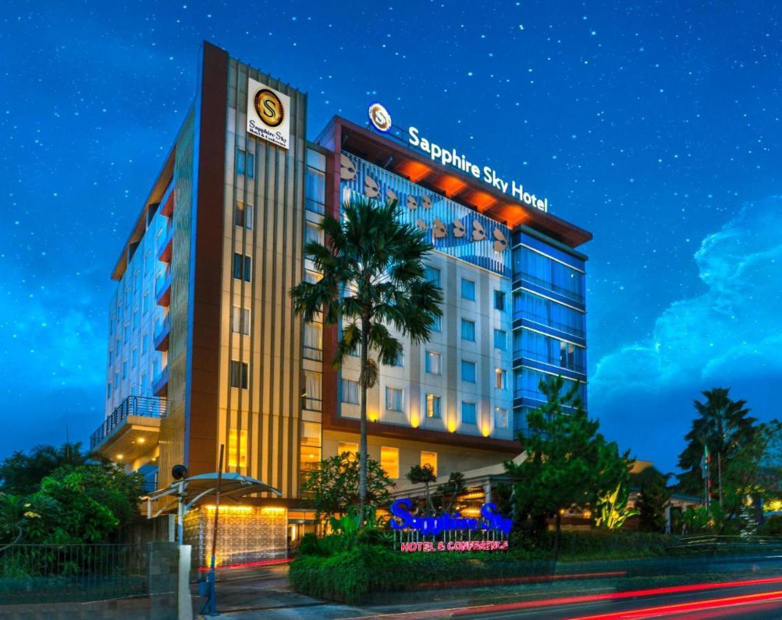 Sapphire Sky Hotel & Conference Серпонг Екстериор снимка