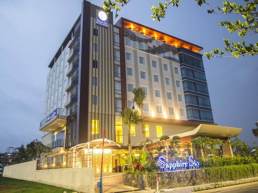 Sapphire Sky Hotel & Conference Серпонг Екстериор снимка
